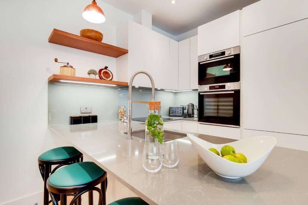 11 Borough Apartments - Bright & Spacious 2-Bed Near London Bridge Екстериор снимка